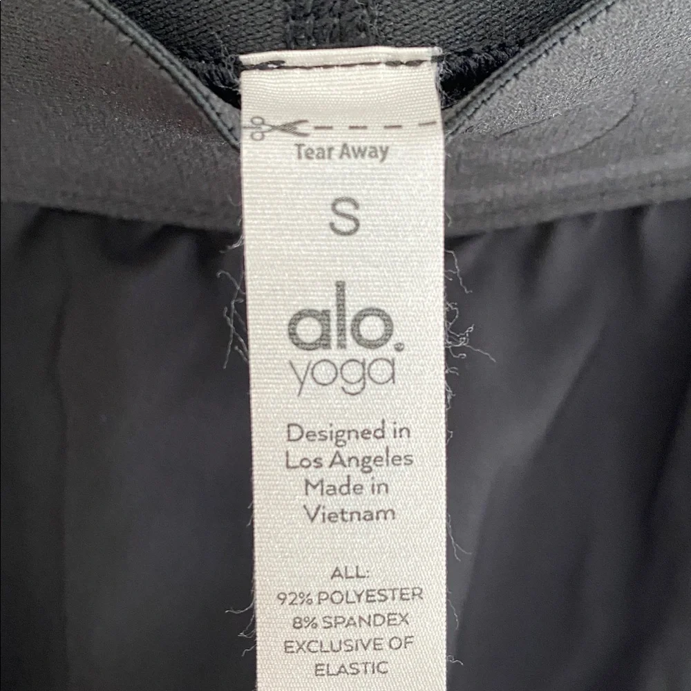 Alo Yoga Aces Tennis Skirt ( with build in shorts)